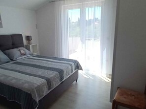 4 chambres, fer et planche Ă repasser, Wi-Fi gratuit, draps fournis