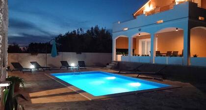 Ferienhaus Leggiero - Haus mit vier Schlafzimmern und Außenpool