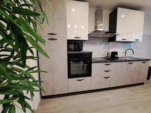 Fridge, microwave, oven, dishwasher