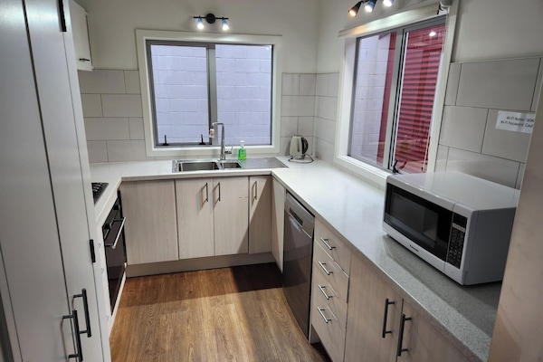 Refrigerador, microondas, horno, lavavajillas