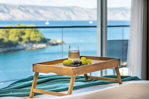 4 bedrooms, in-room safe, iron/ironing board, free WiFi