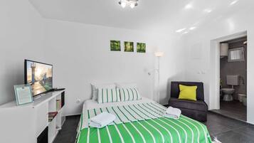 Free WiFi, bed sheets