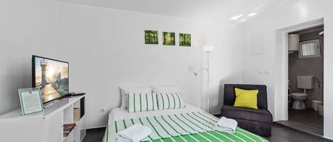 Free WiFi, bed sheets