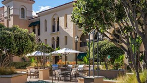 Outdoor dining - Newport Coast 2BR Villa– Ocean-View Resort Luxury with Pools, Spa & Beach Access (Newport Beach)