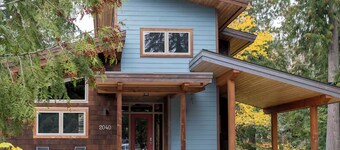 Charming 3 Bed, 2.5 Bath Timberframe Home