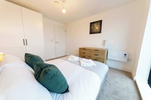 1 chambre, fer et planche à repasser, accès à Internet, literie fournie
