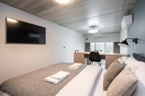 1 chambre, fer et planche à repasser, Wi-Fi gratuit, draps fournis