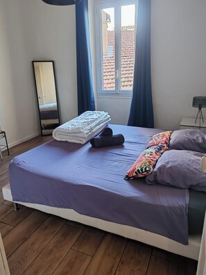 1 chambre, fer et planche à repasser, Wi-Fi, literie fournie