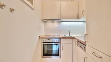 Kühlschrank, Ofen, Herdplatte, Geschirrspüler