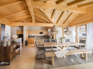 Dining - Family Ski Chalet with Views (Wald-Königsleiten)