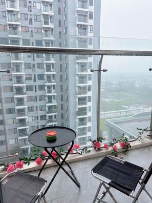 Executive Room, City View | 2 bedrooms, desk, laptop workspace, soundproofing