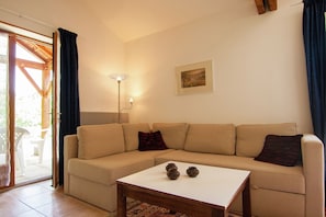 Living area - Cottage in Vézac with Pool & River Nearby (Vezac)
