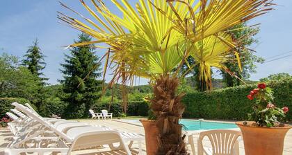 Cottage in Vézac with Pool & River Nearby