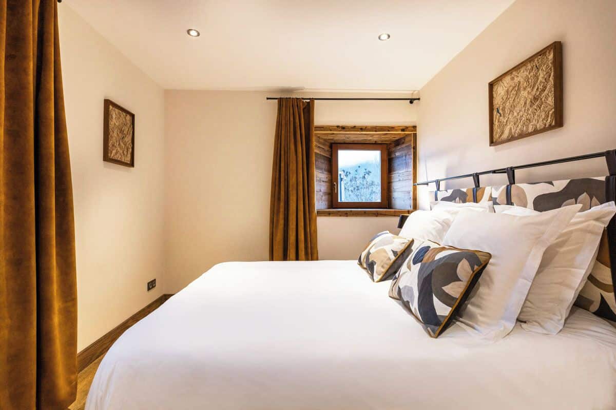 Deluxe Double Room, Mountain View | Premium bedding, free WiFi, bed sheets