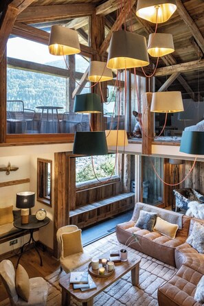 Lobby sitting area - Wanderful Life Mont-Blanc Refuge de Luxe (Saint-Gervais-les-Bains)