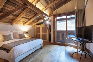 Habitación doble Deluxe, vista a la montaña | Ropa de cama de alta calidad, wifi gratis y ropa de cama 
