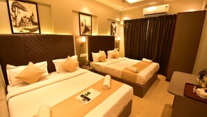 Deluxe Double Room | Hypo-allergenic bedding available, desk, laptop workspace, WiFi (free) - Dhanvantari Hotel (Mumbai)