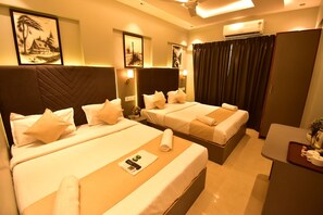Deluxe Double Room | Hypo-allergenic bedding, desk, laptop workspace, free WiFi