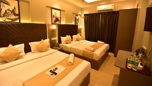 Deluxe Double Room | Hypo-allergenic bedding available, desk, laptop workspace, WiFi (free) - Dhanvantari Hotel (Mumbai)