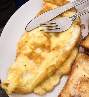 Free daily buffet breakfast - Imperial Stayz (Gurugram)