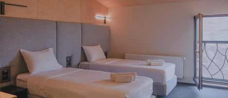 Comfort Double or Twin Room, Mountain View | 1 bedroom, free WiFi