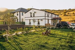 Exterior - Camp Hotel Pura Vida (Tbilisi)