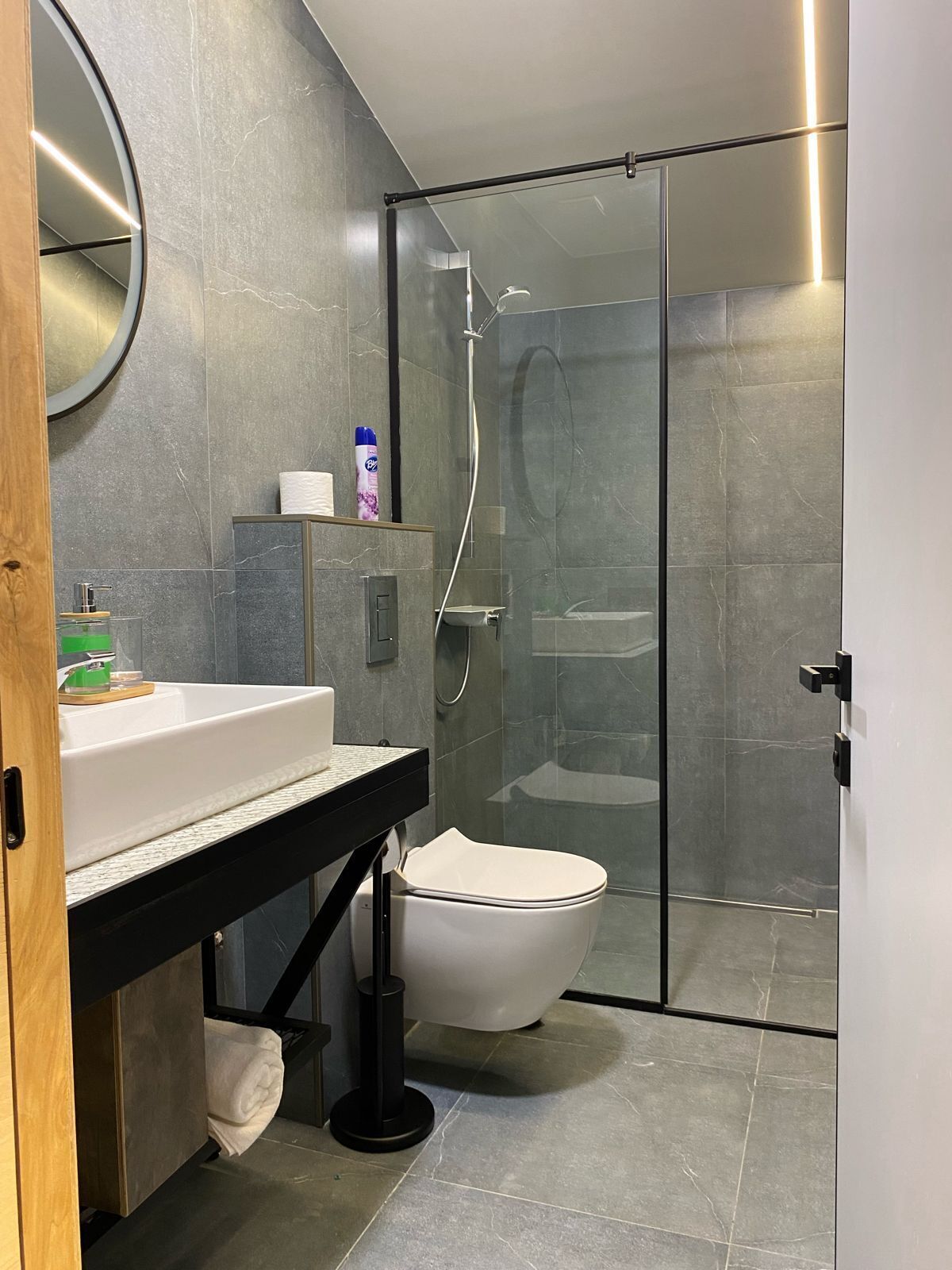 Comfort-Doppel- oder -Zweibettzimmer, Blick auf den Innenhof | Badezimmer