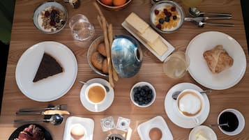 Breakfast meal