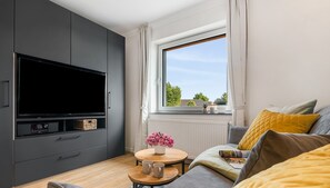 TV - Vacation apartment "Sri Lanka" (Steinbergkirche)