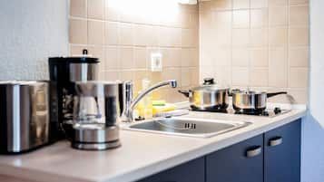 Réfrigérateur, plaque de cuisson, cafetiÚre/bouilloire