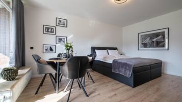 Iron/ironing board, free WiFi, bed sheets