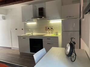 Private kitchen - StellaNova Mansion - bike friendly (Jalmicco)