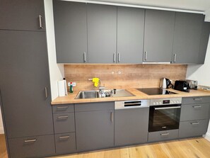 Fridge, stovetop, dishwasher, coffee/tea maker - Vacation apartment Wiestorstraße in Überlingen (Überlingen)