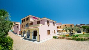 Front of property - Violet Residence In Orosei (Orosei)
