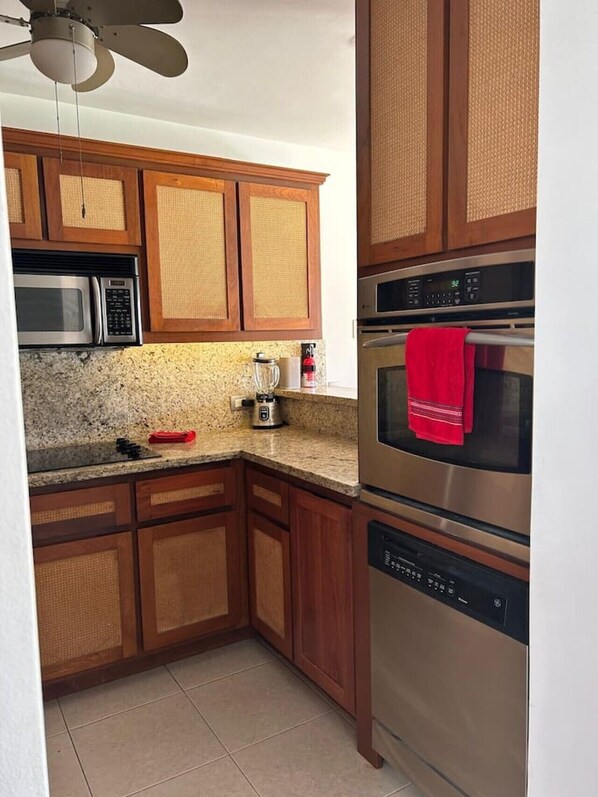 Unclassified image, 1 of 21, button