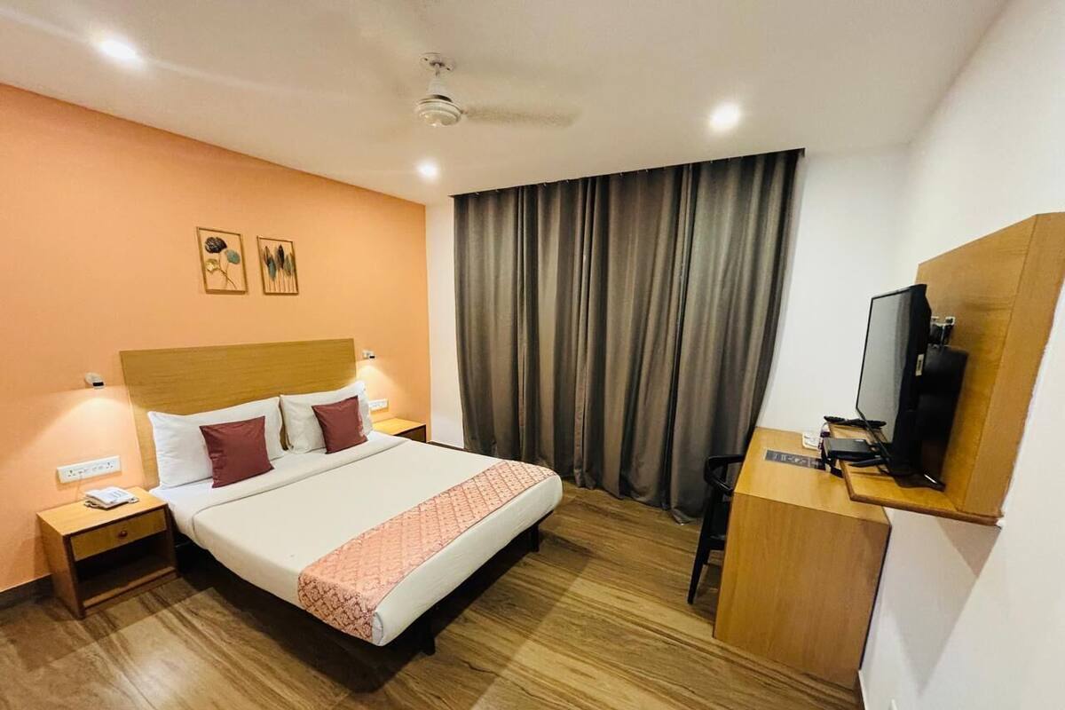 ห้องดีลักซ์ดับเบิลหรือทวิน | โต๊ะทำงาน, เตารีด/โต๊ะรีดผ้า, Wi-Fi ฟรี