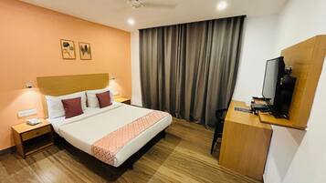 Quarto casal ou duplo luxo | Escrivaninha, ferros/tábuas de passar roupa, Wi-Fi de cortesia