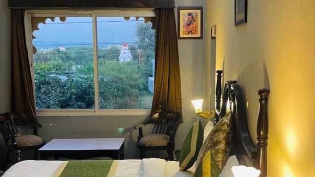 Superior Room | Desk, rollaway beds (surcharge), WiFi (free), bed sheets - Hotel Moti Mahal by A Reva Group (Udaipur)