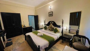 Desk, rollaway beds (surcharge), WiFi (free), bed sheets - Hotel Moti Mahal by A Reva Group (Udaipur)