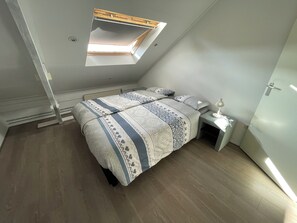 3 多间卧室、熨斗/熨衣板、WiFi、床单