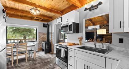 Blue Haven - Cabin by lake with AC & trailer parking