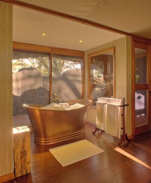 Separate bathtub and shower, hair dryer, slippers, towels - Finch Hattons (Tsavo)