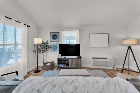 2 bedrooms, travel crib, WiFi, bed sheets