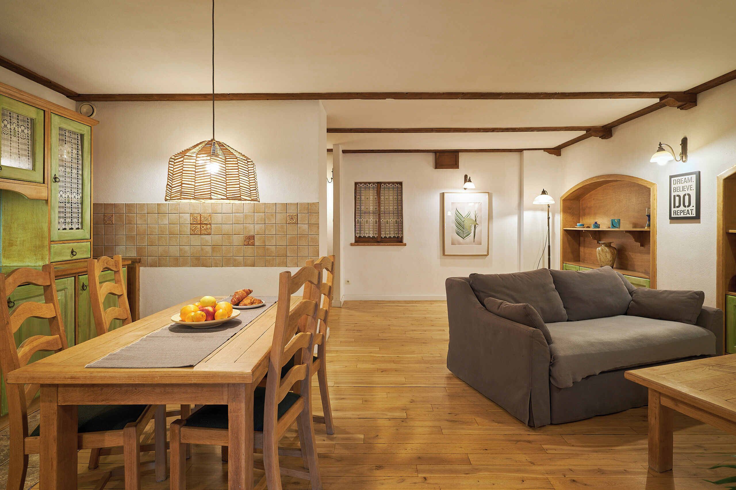 Apartamento clássico | Opções para refeição no quarto