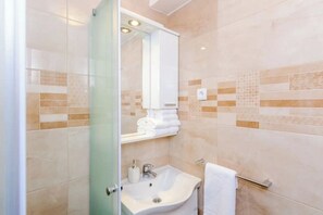 Dusche, Handtücher, Seife, Toilettenpapier