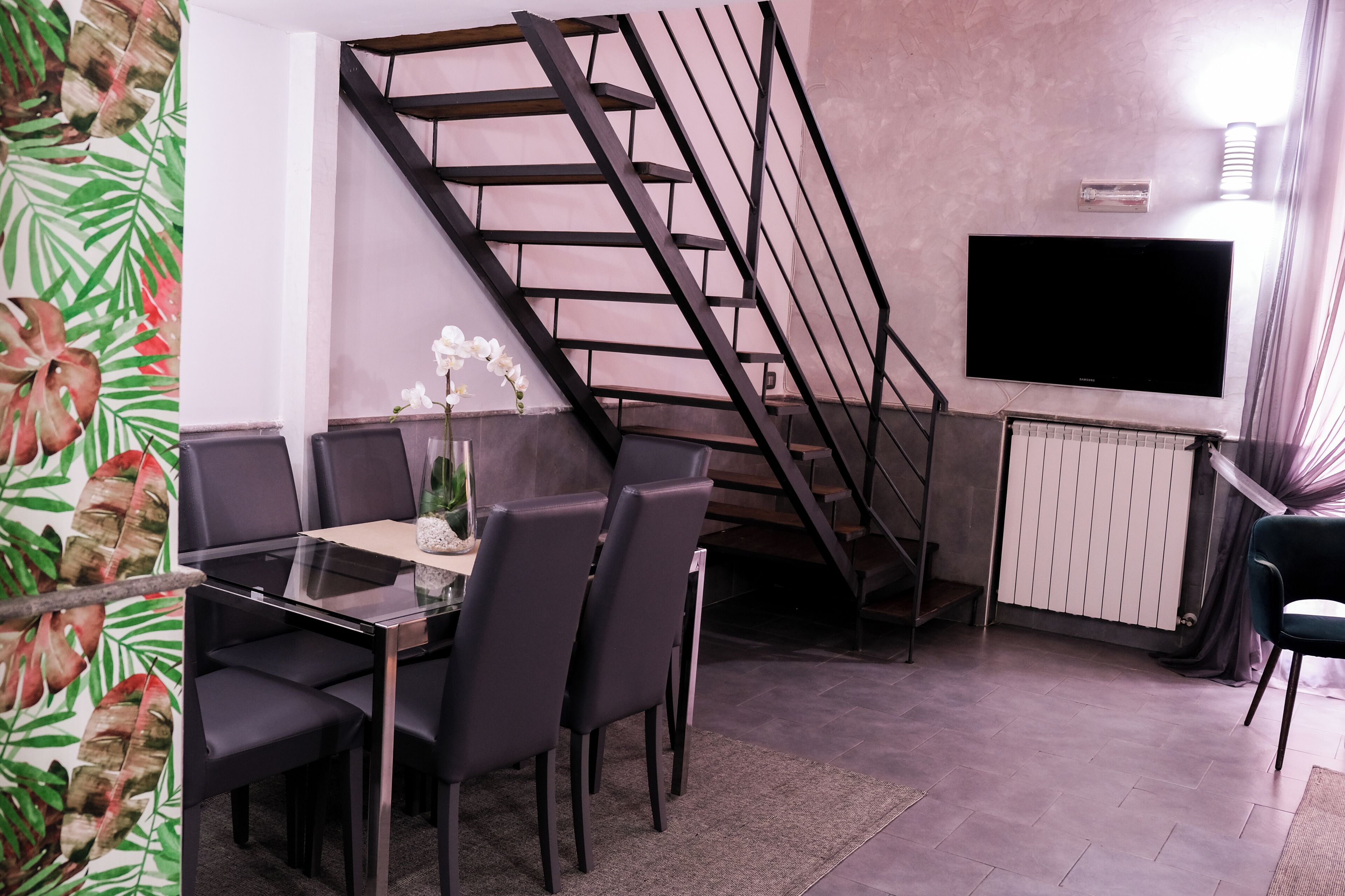 Toetasjesleilighet – deluxe, havneutsikt | Oppholdsområde | Flatskjerm-TV