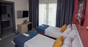 Standaard kamer, niet-roken | 1 slaapkamer, een kluis op de kamer, geluiddichte muren