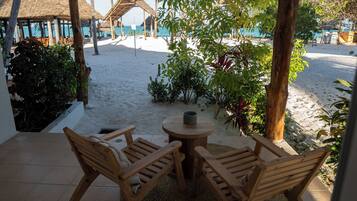 Sengetøy av topp kvalitet, memory foam-senger, minibar og safe på rommet