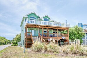 Exterior - Parrotdise 7 bedroom home at Ocean Sands (Corolla)