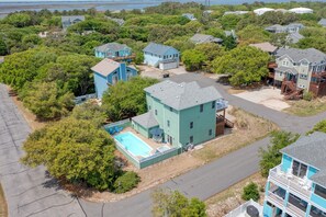 Exterior - Parrotdise 7 bedroom home at Ocean Sands (Corolla)
